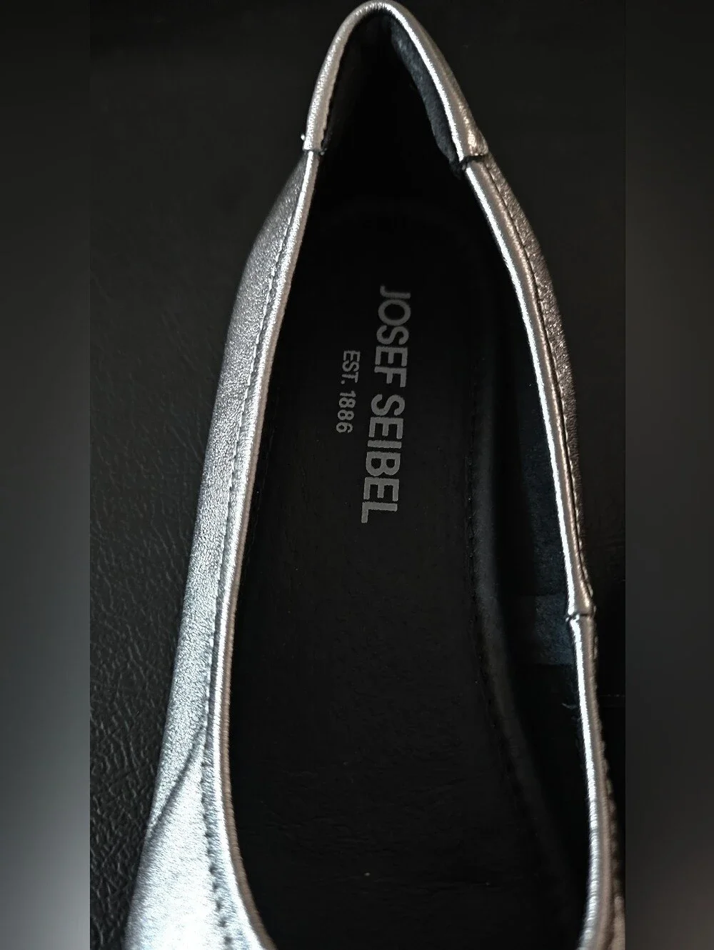 Josef Seibel Metallic Dark Silver Round-Toe Flats W/Button Women's Sz 5